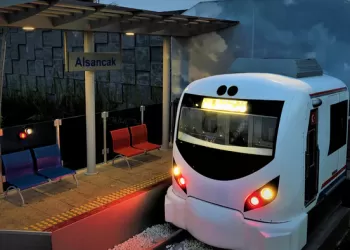 Où sont utilisées les décorations de scène et les décorations d’époque ?