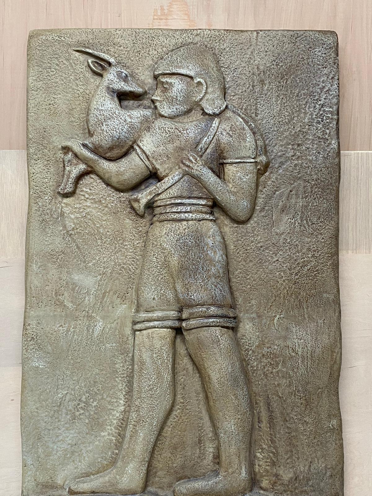 Relief Architectural 3